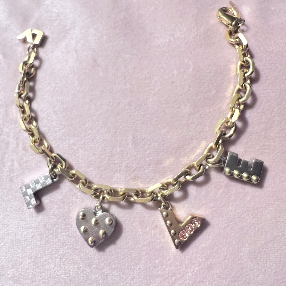 LOUIS VUITTON LOVE BRACELET